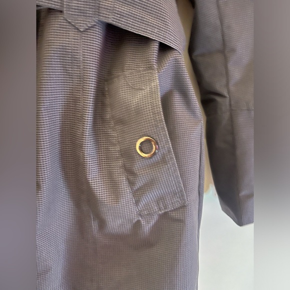 Gray stripes rain trench coat with belt tie - Picture 5 of 9